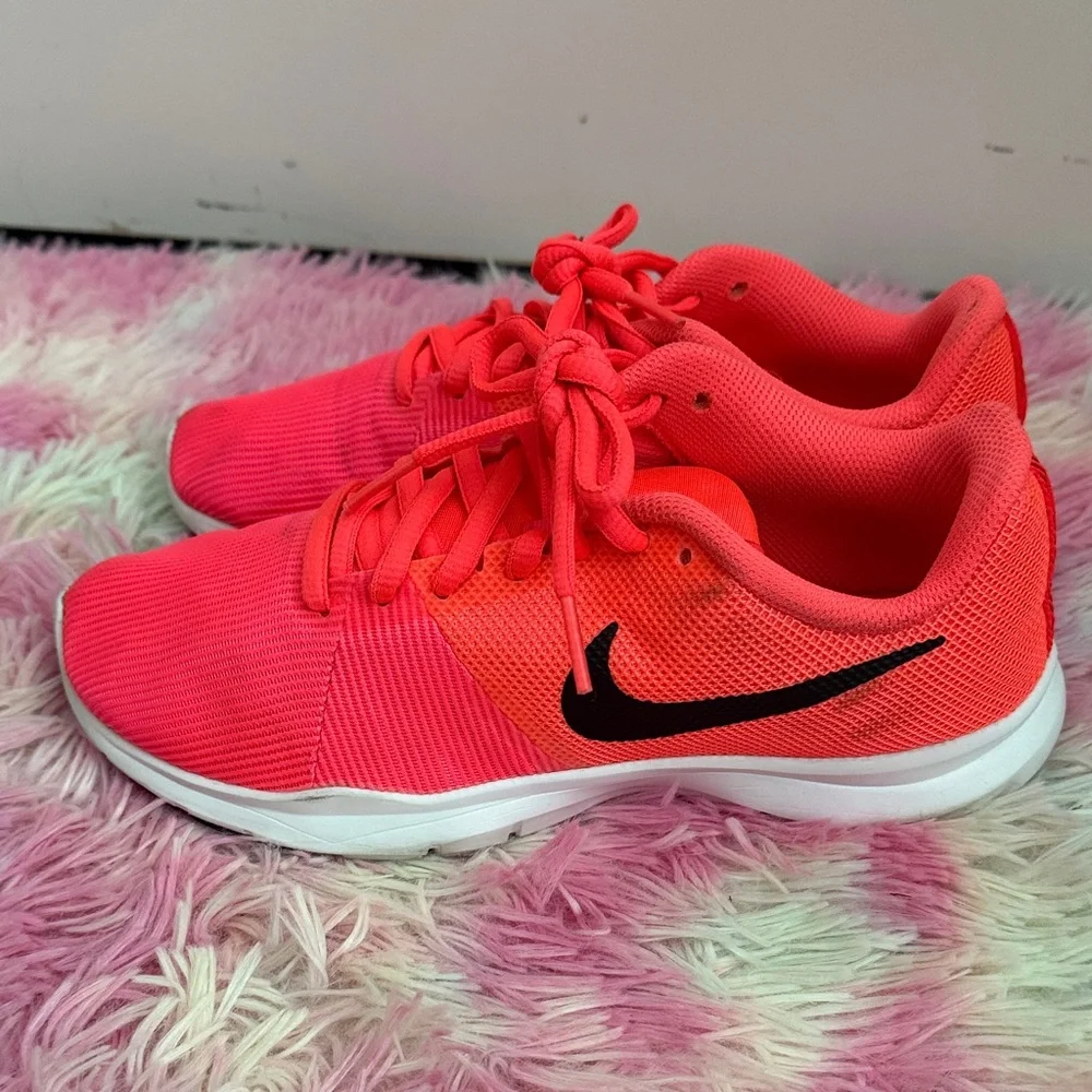 Nike Bijoux Kids' Neon‎ orange and Black Sneakers